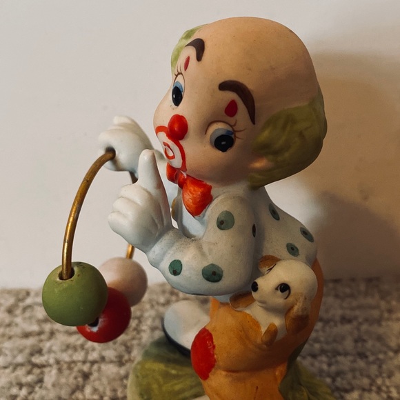 Clown and dog porcelain figurine. - Picture 2 of 6